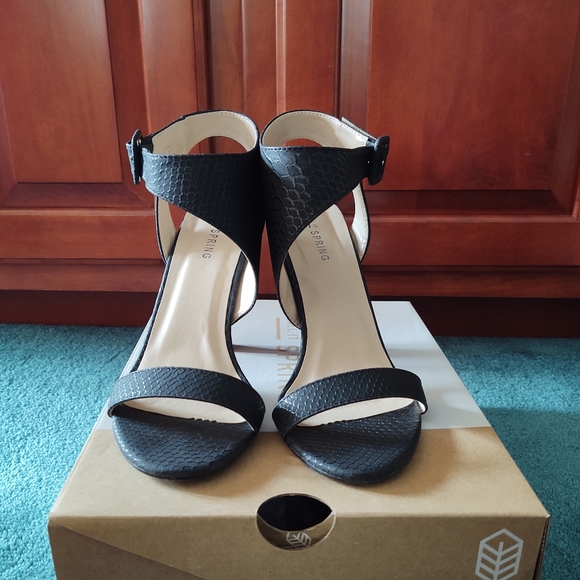 Call it Spring heels - Picture 2 of 5